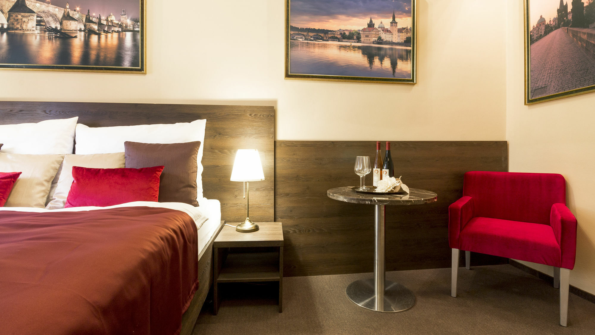 Residence Milada Prague Luaran gambar