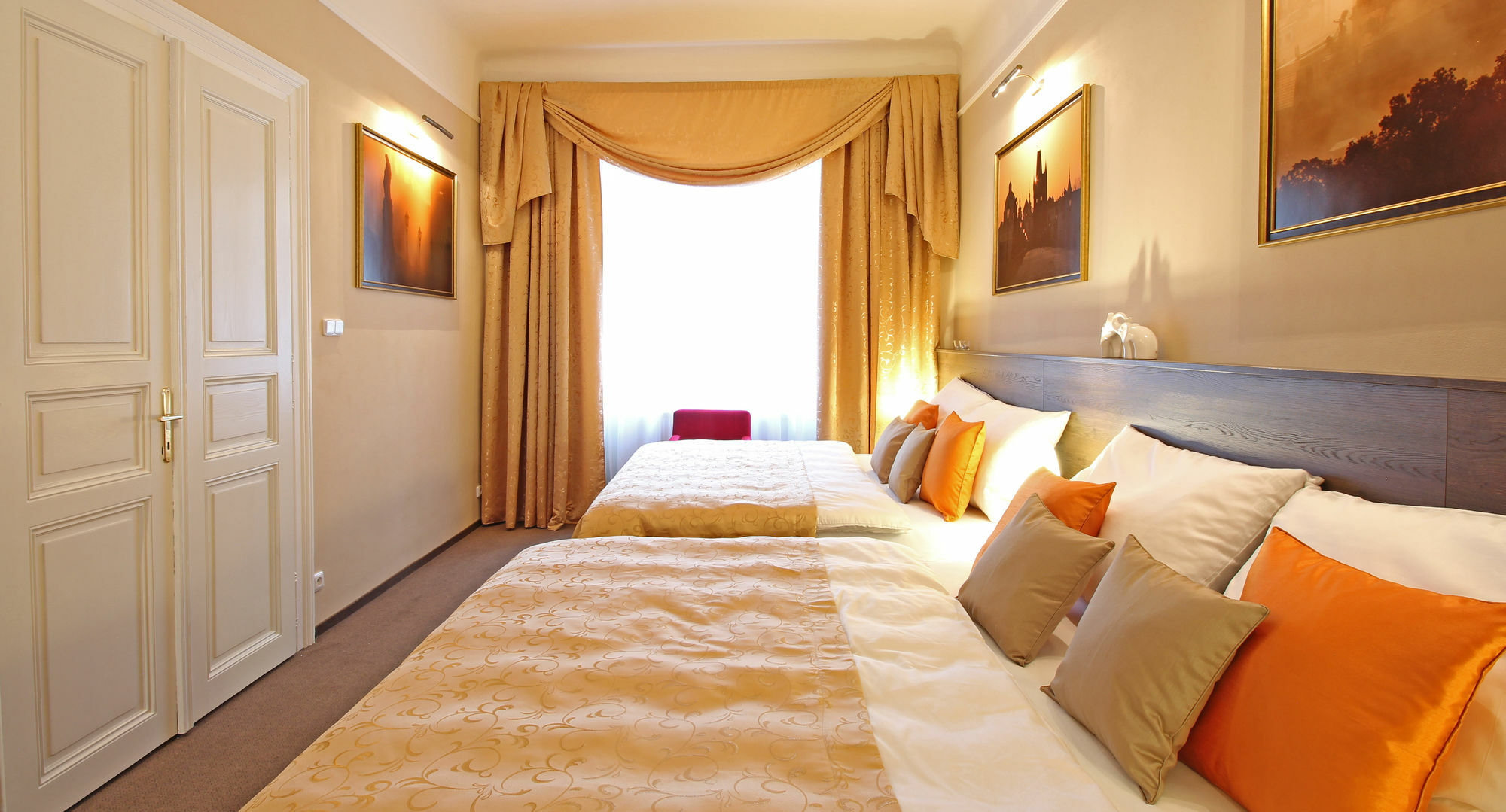 Residence Milada Prague Luaran gambar